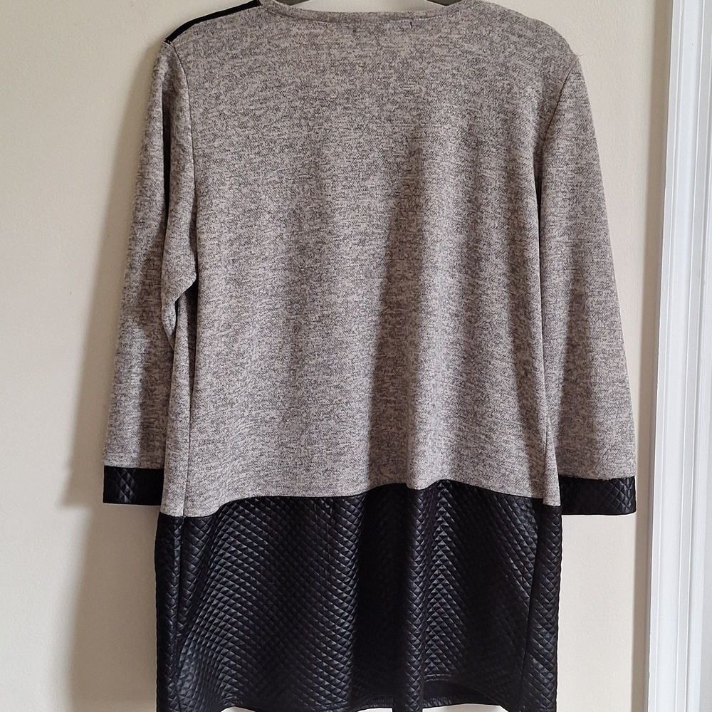 Women's Gray and Black Quilted Tunic Top Size Large - Picture 5 of 9